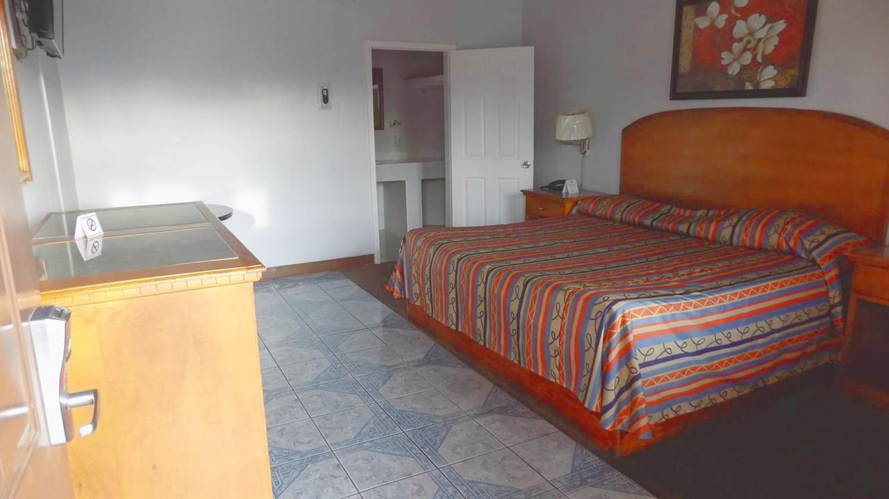 Hotel Del Camino Cuauhtémoc 외부 사진