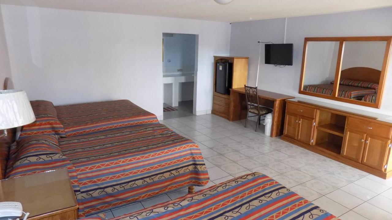 Hotel Del Camino Cuauhtémoc 외부 사진