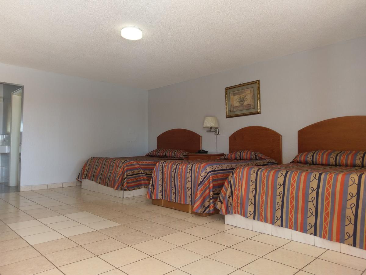 Hotel Del Camino Cuauhtémoc 외부 사진