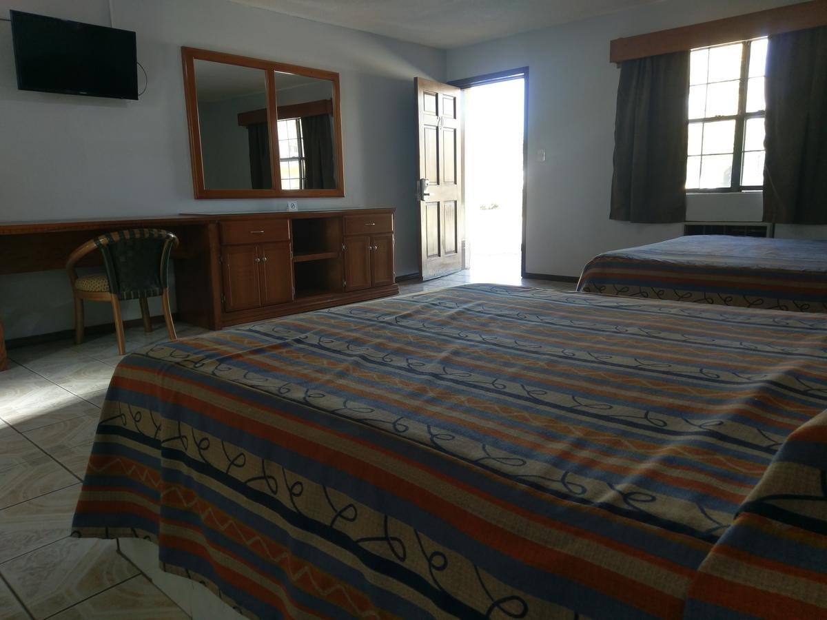 Hotel Del Camino Cuauhtémoc 외부 사진